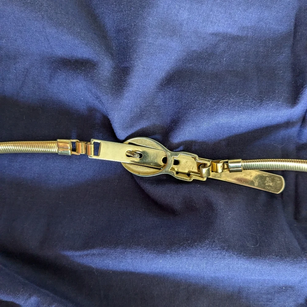 Vintage 70's gold serpentine skinny stretch belt, Size S
